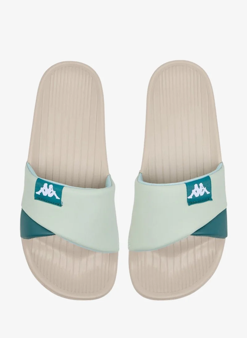 كابا سلايدز نسائية بتفاصيل شعار ولوحات جانبية