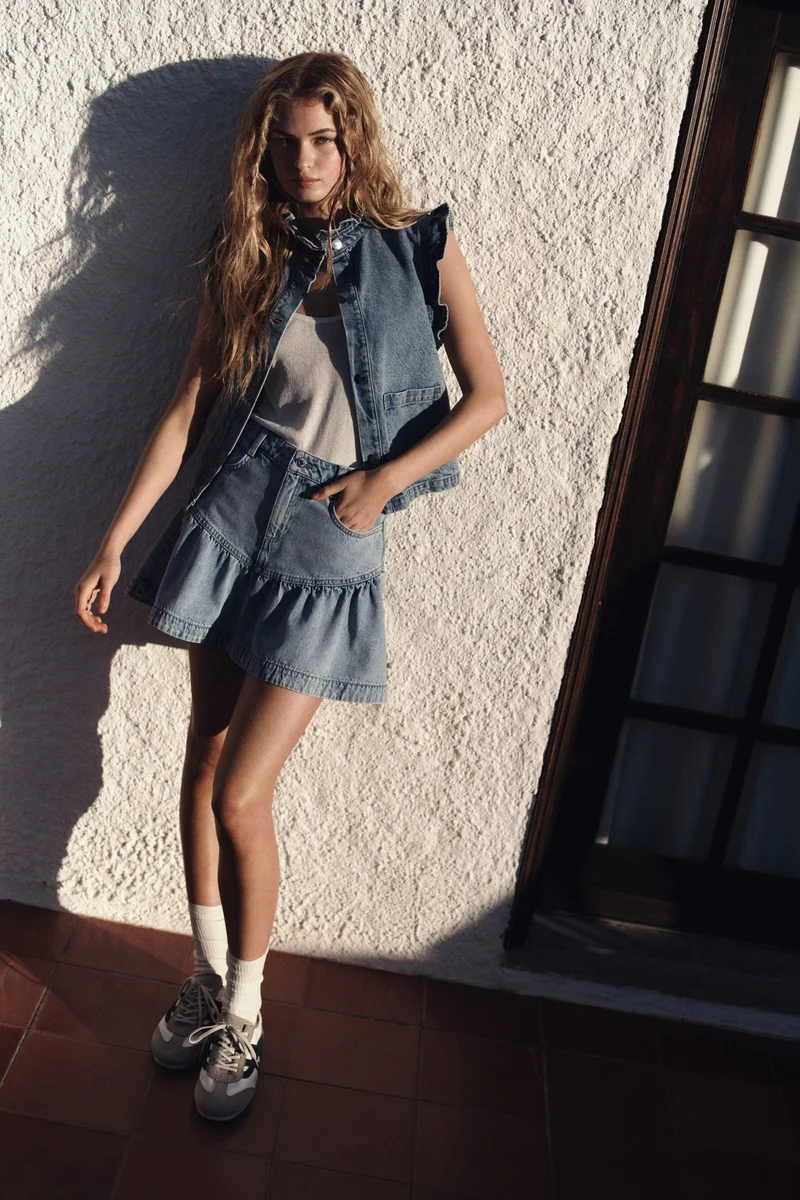 اتش اند ام جيليه دنيم بحواف مكشكشة