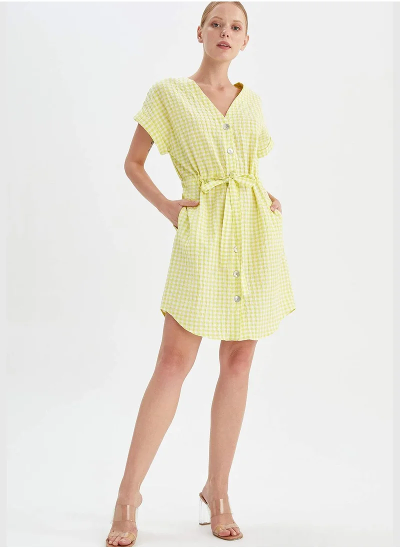 ديفاكتو V-Neck Short Sleeve Mini Dress