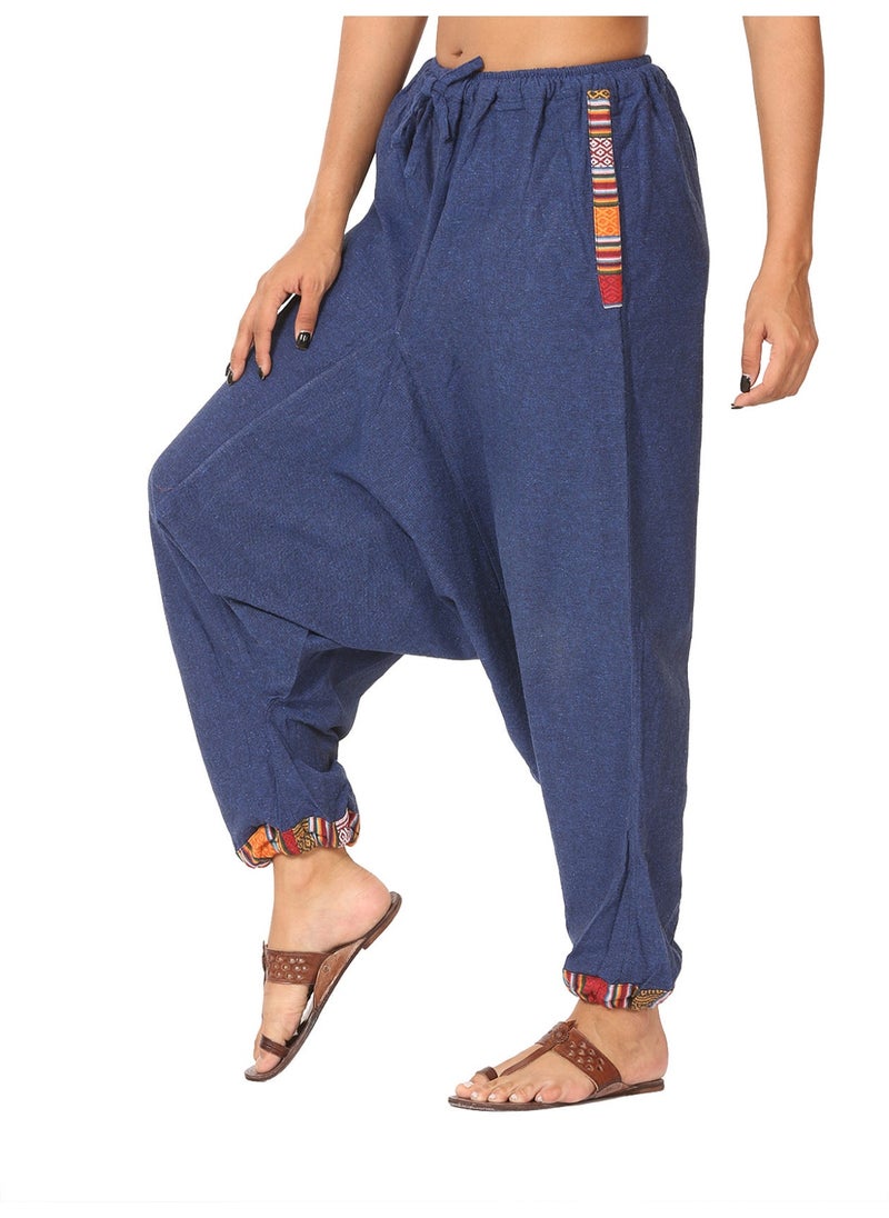 Swadesh Souq بنطال حريم قطني صديق للبيئة بنقش قبلي – أزرق، بقصة مريحة، للجنسين  - Image 2