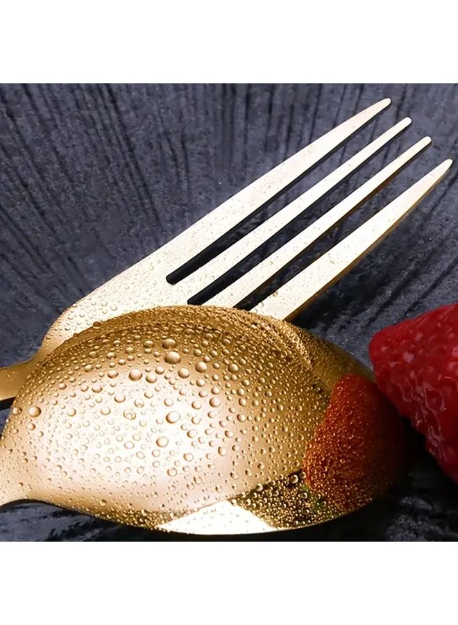 ذه المجموعة الذهبية المكونة من 5 قطع من أدوات المائدة الفولاذية المقاوم للصدأ الثقيلة بمقابض خشبية للمطاعم والتخييم - Image 5
