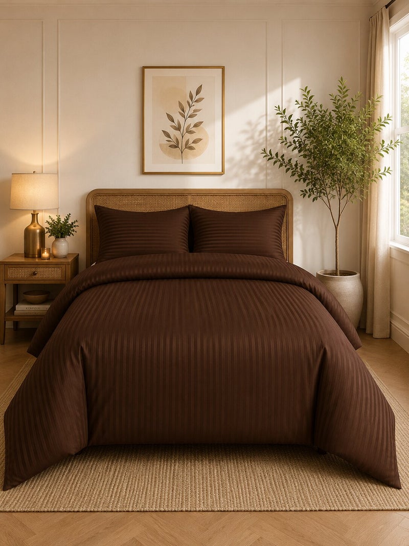 Aristocrat 4-Piece Stripe Microfiber Duvet Cover Set | Queen | Includes 1 Duvet Cover (220x240cm), 1 Deep Pocket Fitted Sheet (180x200+30cm) & 2 Pillowcases (53x75+15cm) | Ultra Soft, Breathable & Wrinkle Resistant | chocolate brown - Image 1