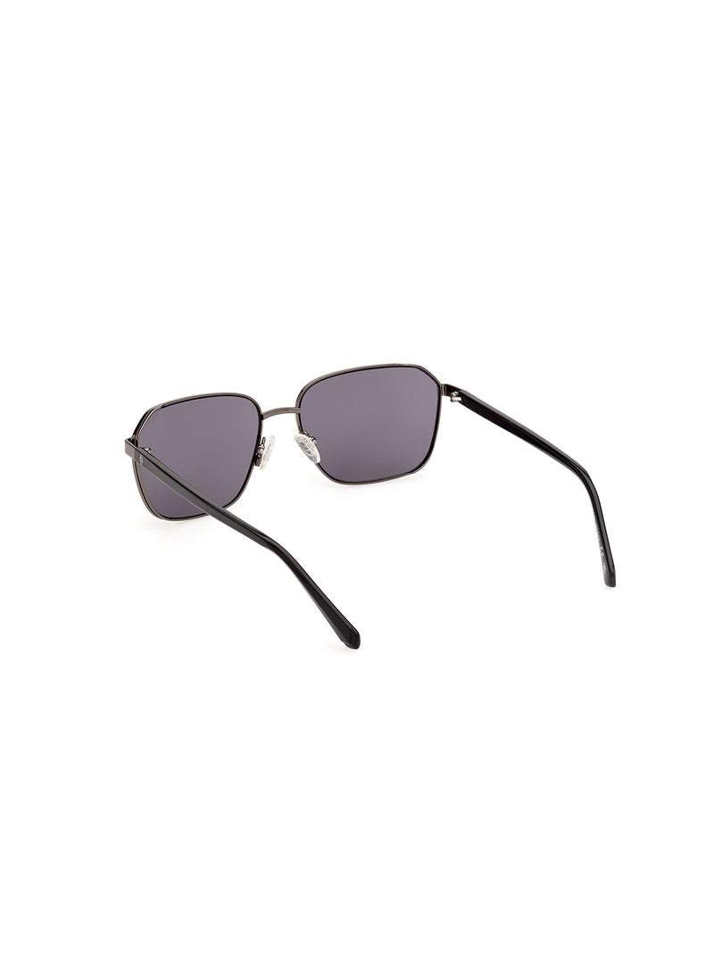 GUESS Men's UV Protection Rectangular Shape Sunglasses - GU0011708A59 - Lens Size: 59 Mm - Shiny Gunmetal  - Image 3