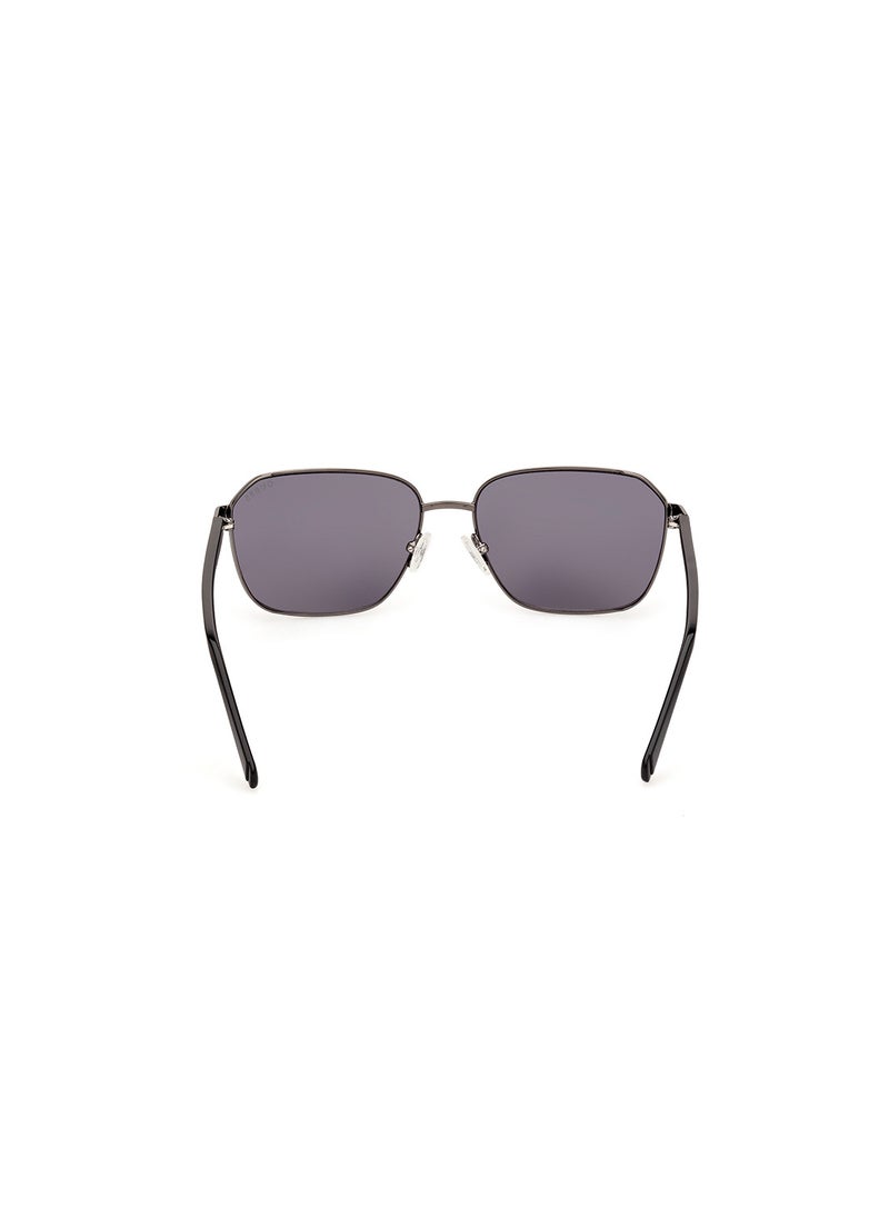GUESS Men's UV Protection Rectangular Shape Sunglasses - GU0011708A59 - Lens Size: 59 Mm - Shiny Gunmetal  - Image 4