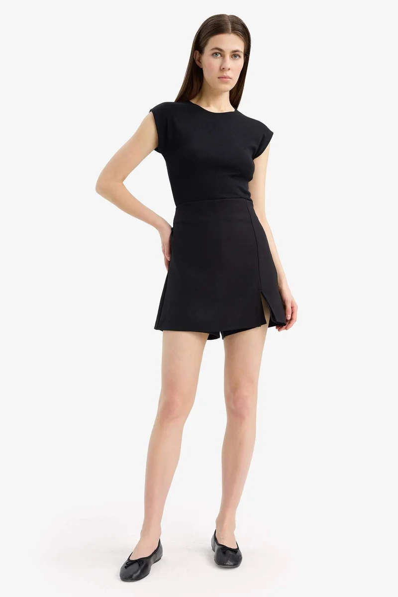 ديفاكتو Normal Waist Skort