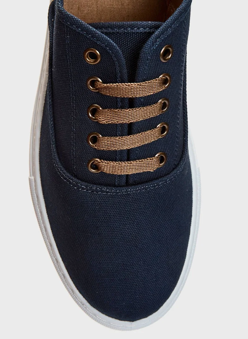 ال سي وايكيكي Casual Sneakers