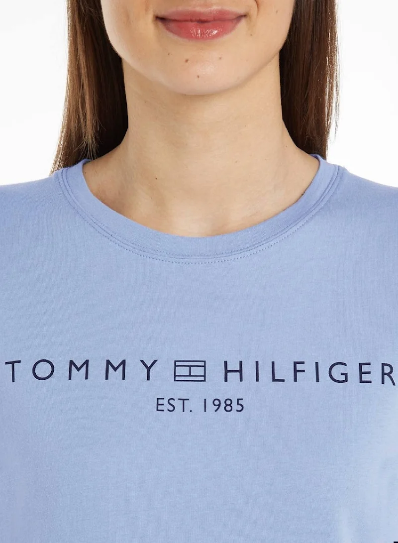 TOMMY HILFIGER Curve Signature Logo Flag  T-Shirt