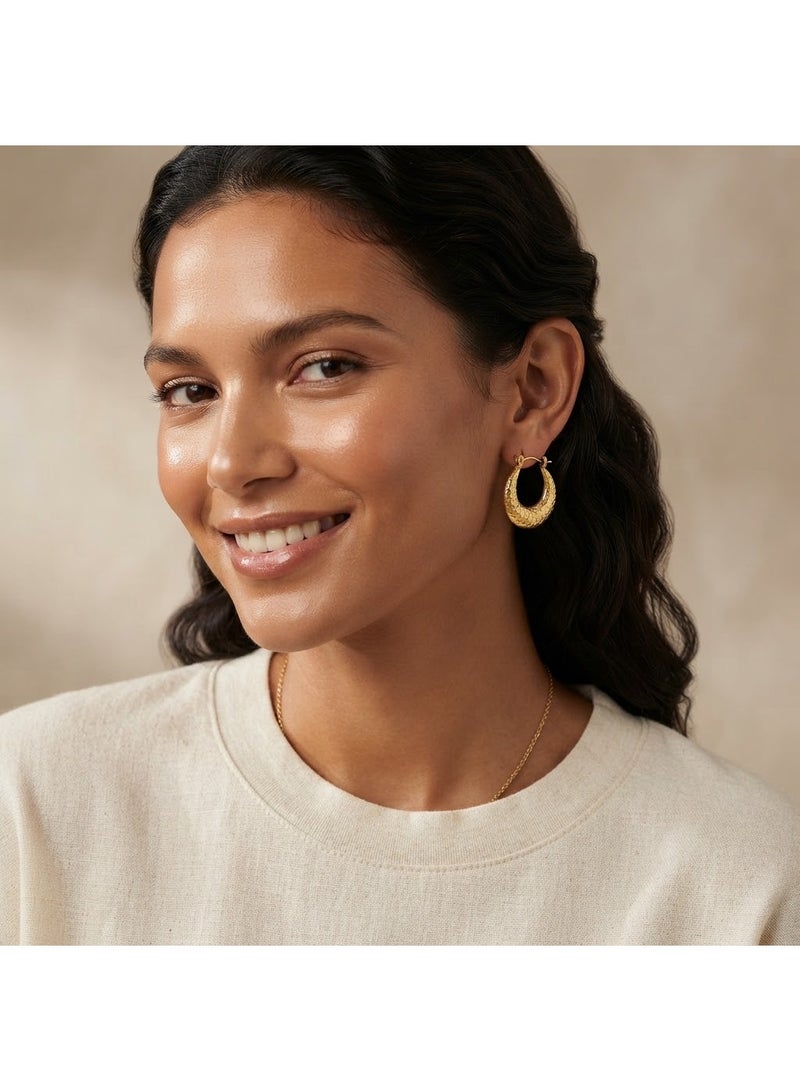 Luxuria Elegant crescent-shaped earrings with a distinctive hammered finish. Women's jewelry. - Image 4
