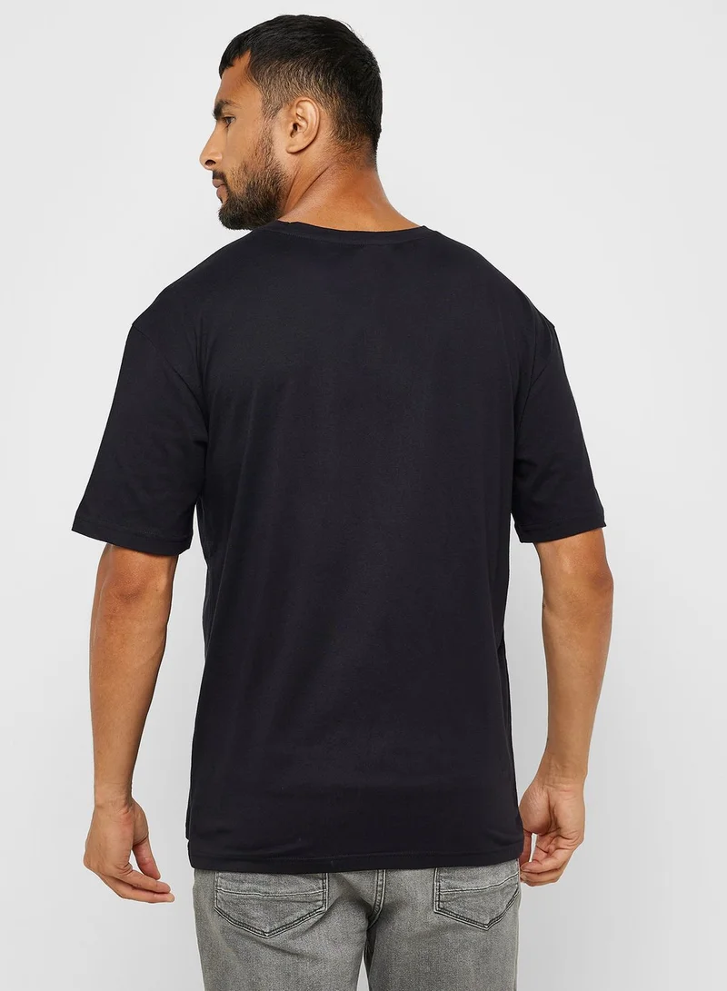 جون تيشيرت اساسي اوفر سايز وفتحة رقبة مستديرة