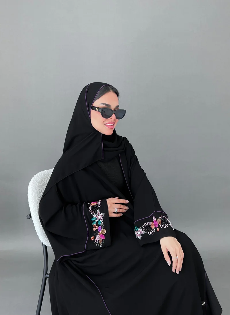 عبايات لوسين عباية بشت سوداء بتحديد موف وأكمام شك يدوي راقي