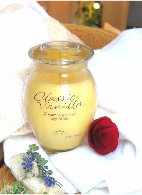 Classic Vanilla Scented Jar Candle With Lid 652 g