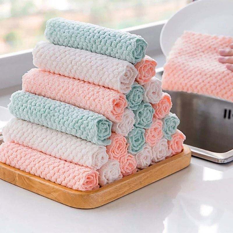Outlay Home Reusable Microfiber Dishcloth Kitchen Towel Household Cleaning Dish Cloth Non-Stick Oil Washcloth Rags - Pack of 12 - Multicolor - Image 2