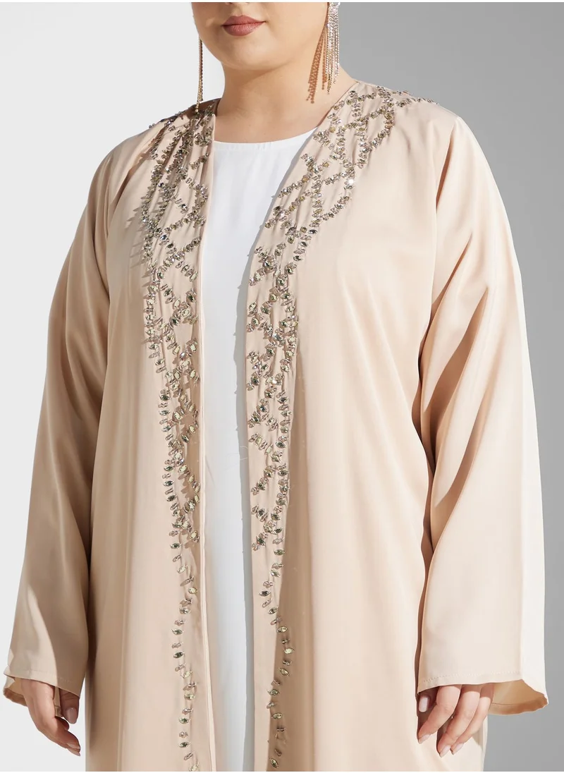 Khizana Plus size embellished detail abaya with sheila