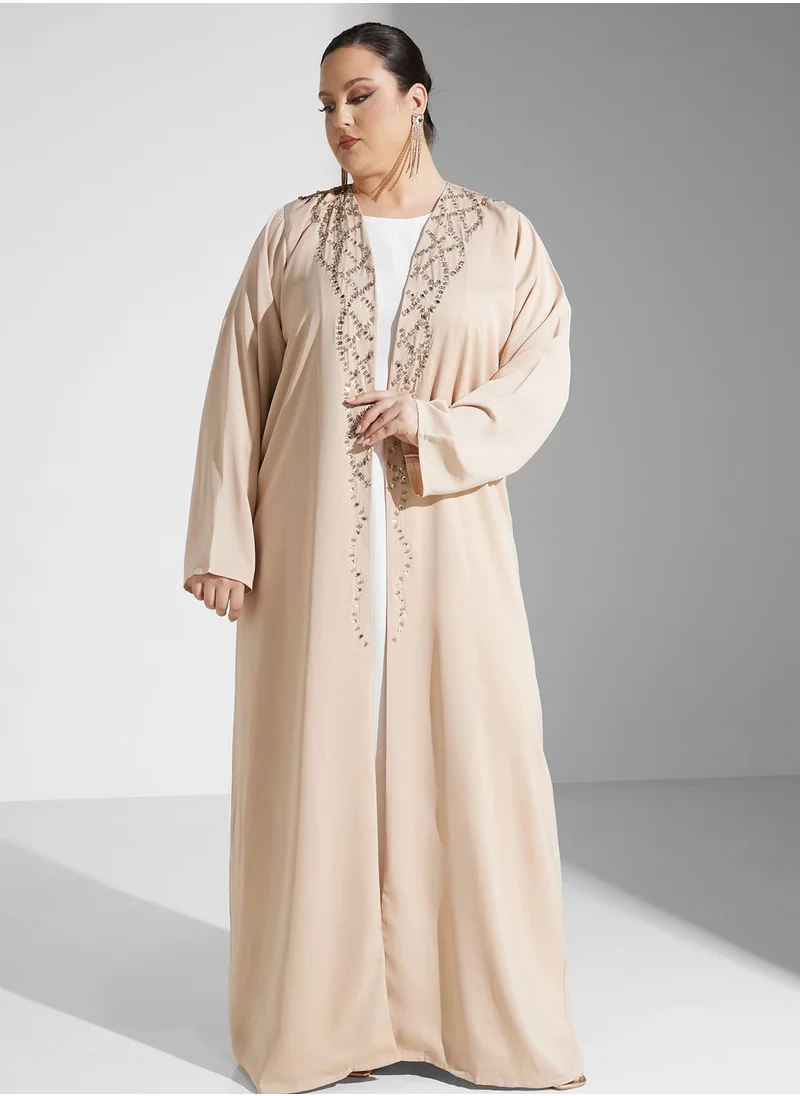 Khizana Plus size embellished detail abaya with sheila