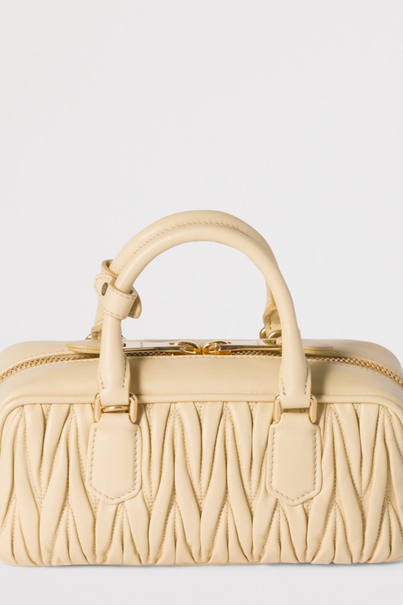 مياو مياو حقيبة MIU Small Arcadie ذات مقبض علوي من جلد نابا ماتيلاسي، قابلة للحمل على الكتف، بإغلاق بسحاب - Image 3