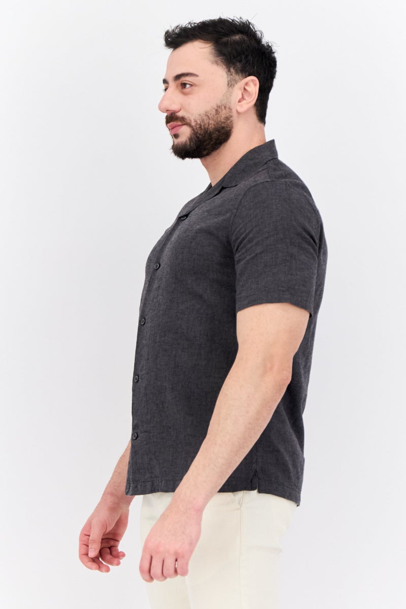 GAP Men Standard Fit Heather Short Sleeves Casual Shirt, Charcoal - Image 2