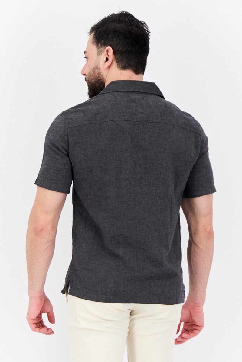 GAP Men Standard Fit Heather Short Sleeves Casual Shirt, Charcoal - Image 3