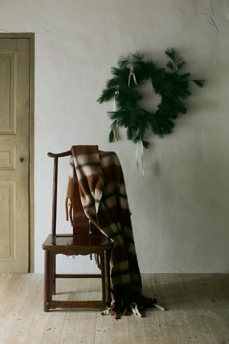 H&M Patterned wool-blend blanket