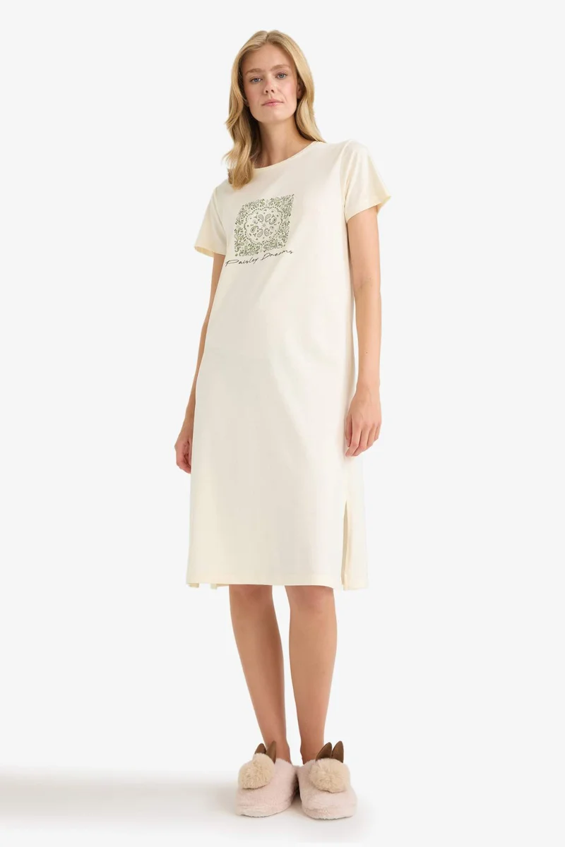 ديفاكتو Regular Fit Crew Neck Knitted Dress