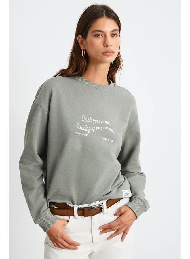 Ethiquet RONKA Women's Light Green Sweatshirt.