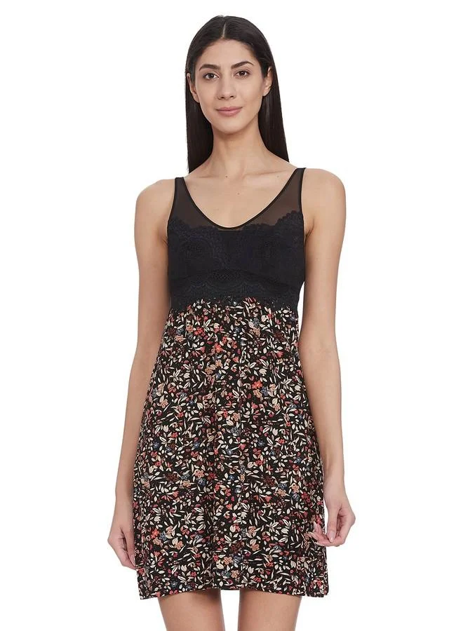 Triumph Triumph Women's Darling Spotlight NDK 03 X Nightgown (H000134_Black Combination_XL)