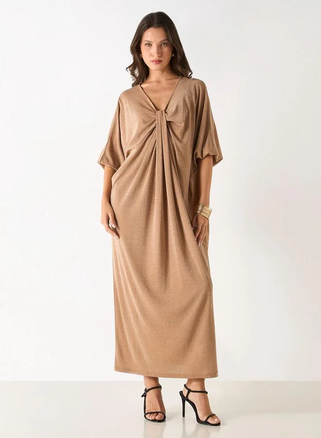 ايكونيك فستان قفطان أيقوني بنسيج مميز وياقة على شكل  وتفاصيل درابيه