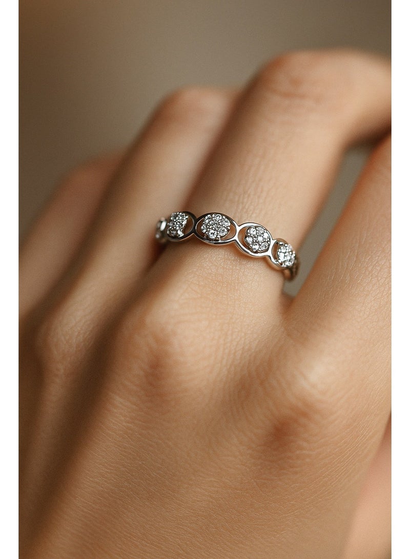 ثري دايموندز خاتم فضي حصري بخمس دوائر للنساء - مطلي بالبلاتين والروديوم، بحجارة زركون متلألئة، تصميم فاخر أنيق بأحجام متعددة - Image 5