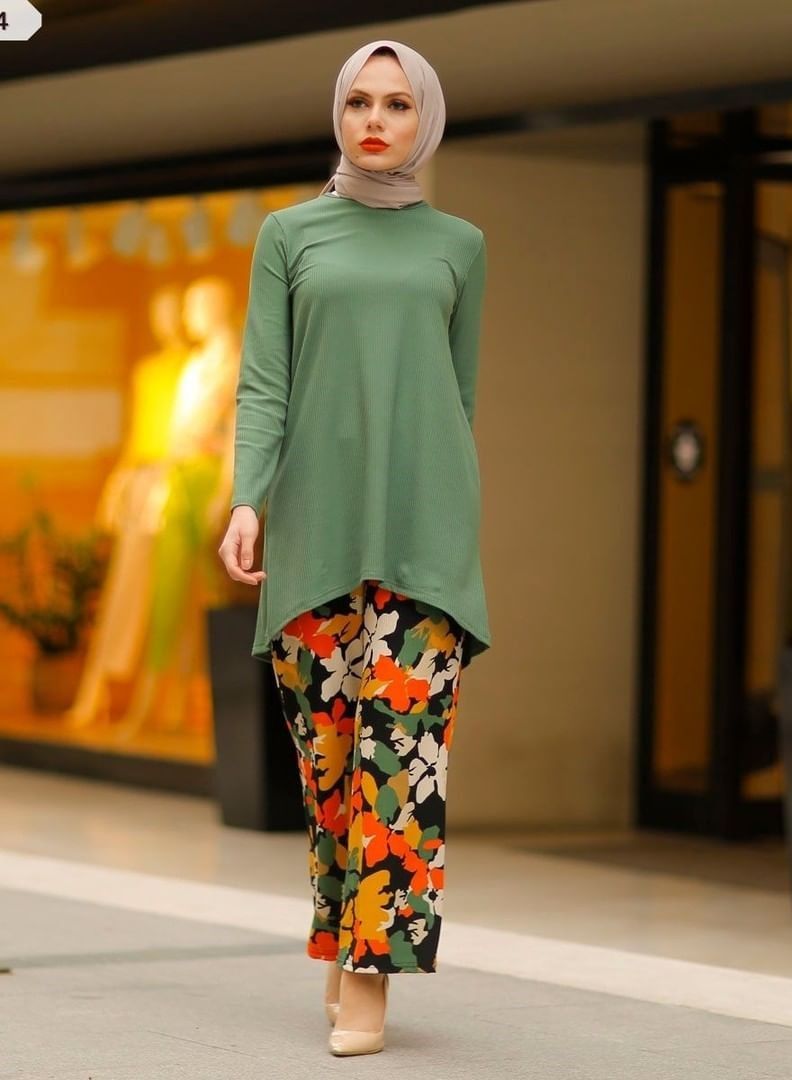 Loquat Women's Fashion Printed Set  - Image 2