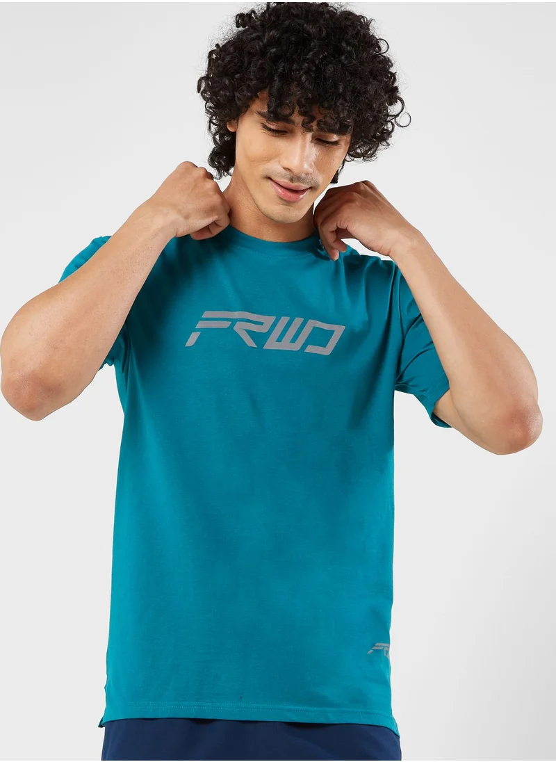 فورورد تيشيرت FRWD مزين بشعار الماركة