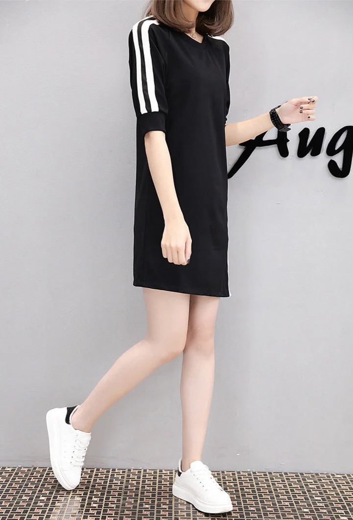 Outzidr  Black Side Stripe Tshirt Dress for Women | Best Price UAE