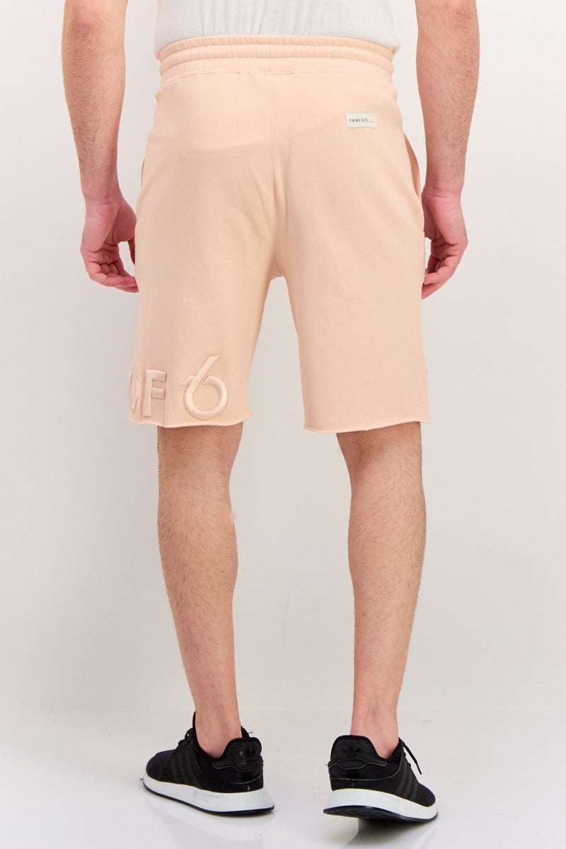 TRIBE OF 6 شورتات أساسية مزينة بشعار للرجال، وردي - Image 4