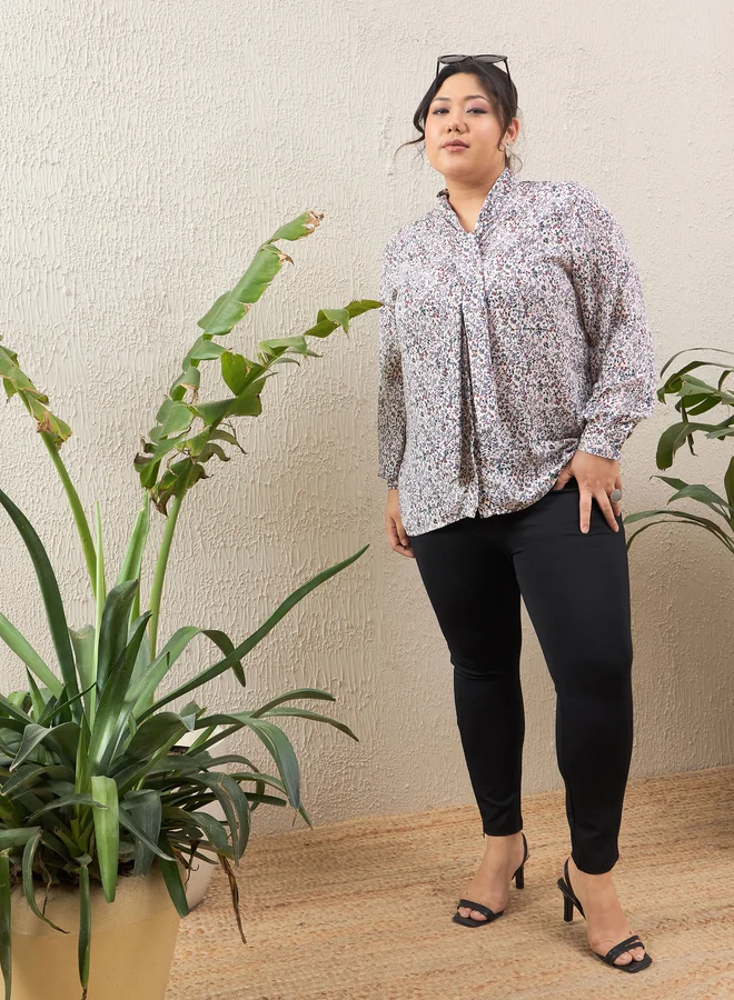 SASSAFRAS Plus Size High Rise Side Zipper Hem Jeggings