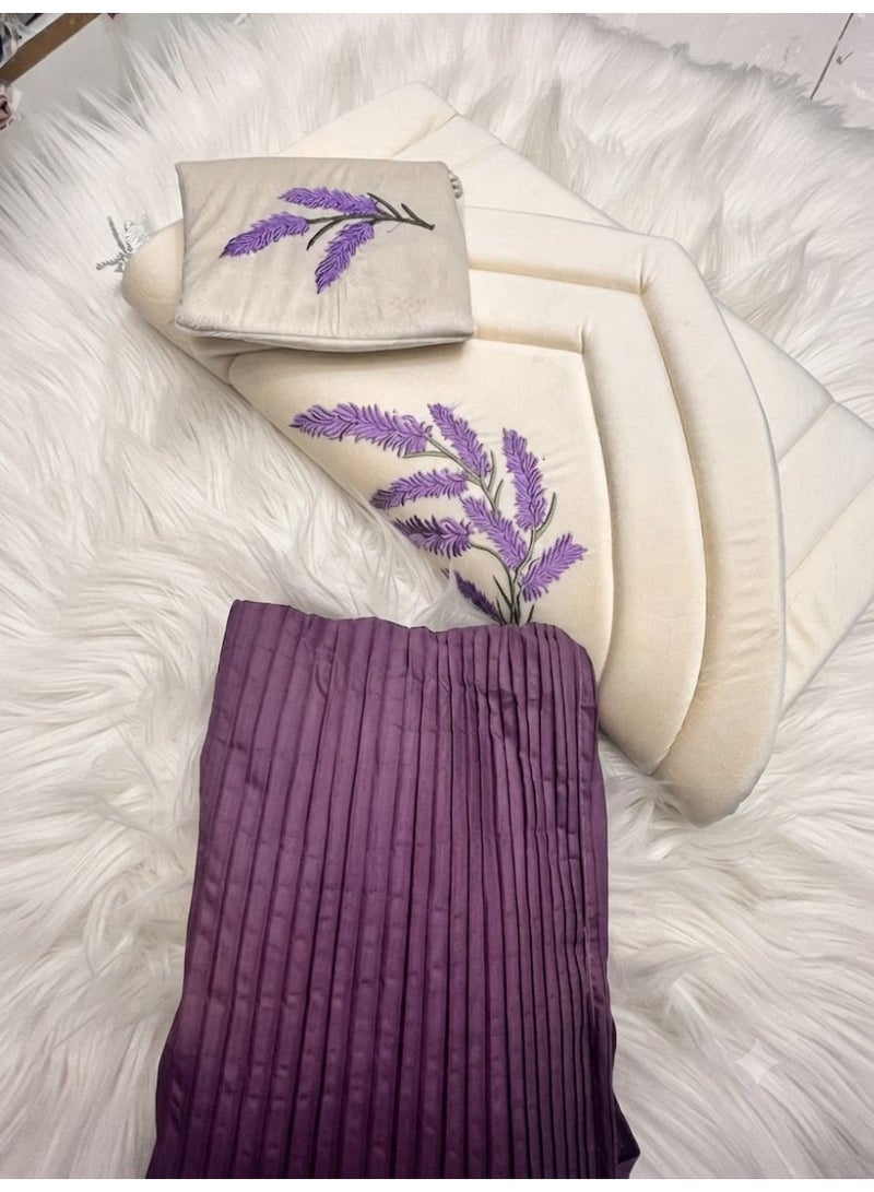 A distinctive and wonderful prayer set consisting of (a prayer rug embroidered with a lavender design and lined, a prayer dress with wonderful pleats, and a beaded rosary) - Image 2