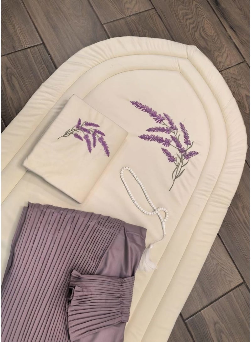 A distinctive and wonderful prayer set consisting of (a prayer rug embroidered with a lavender design and lined, a prayer dress with wonderful pleats, and a beaded rosary) - Image 4