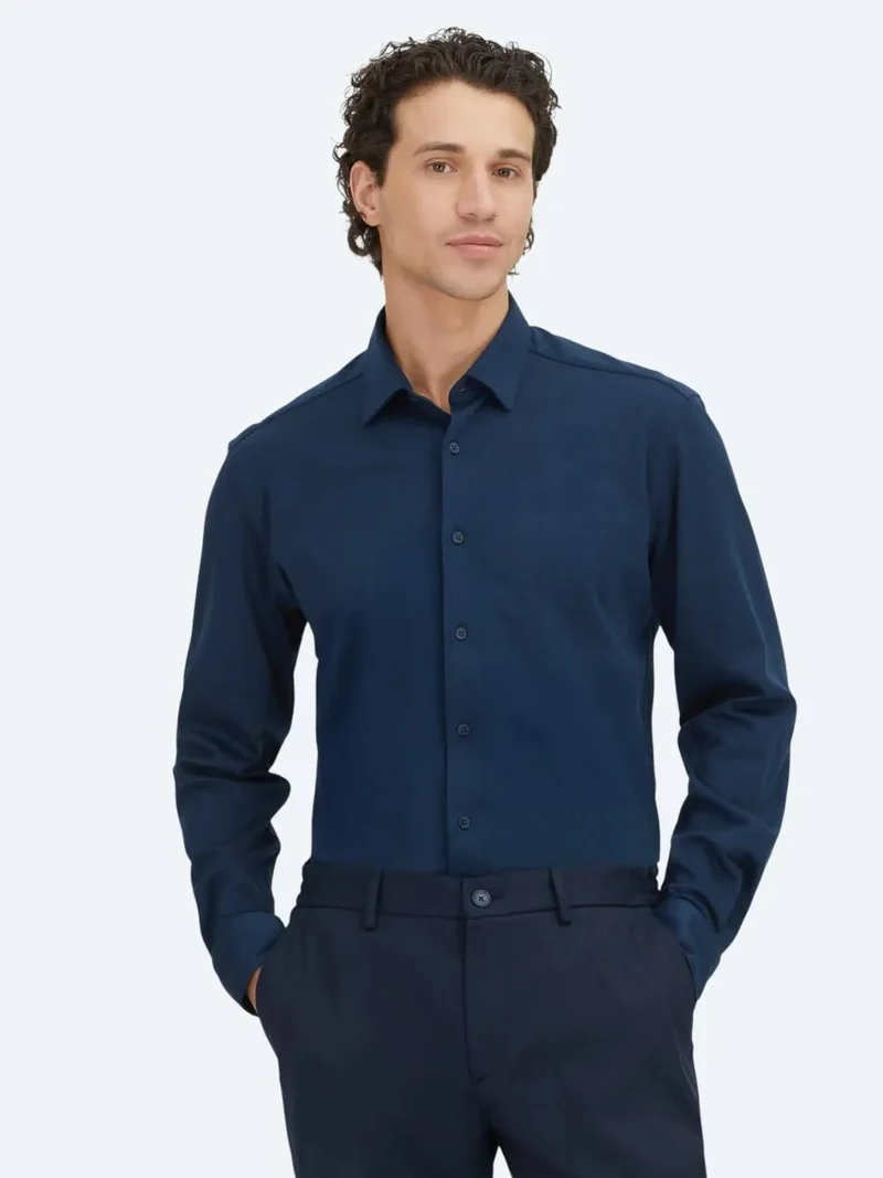 كيب قميص قطني 100%، سادة، بلون كحلي، بقصة عادية، مصنوع من قماش قطني منسوج، مناسب للإطلالات الكاجوال.