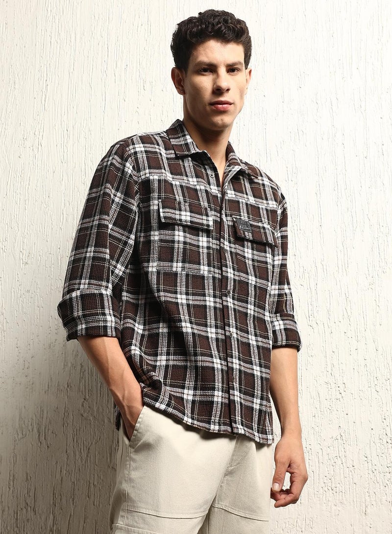 هوبرهولمي قميص رجالي بأكمام طويلة بنقشة مربعات كبيرة وياقة واسعة - Image 5