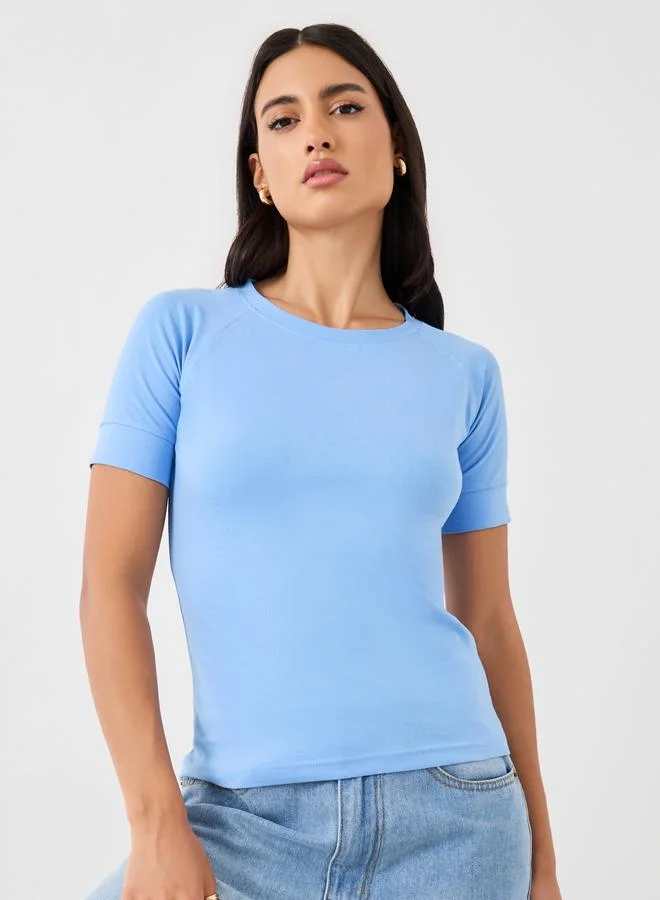 Styli Styli Solid Raglan Sleeve Fitted Cropped T-Shirt
