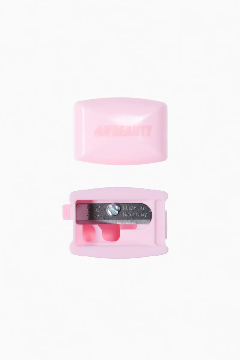 اتش اند ام مبراة أقلام