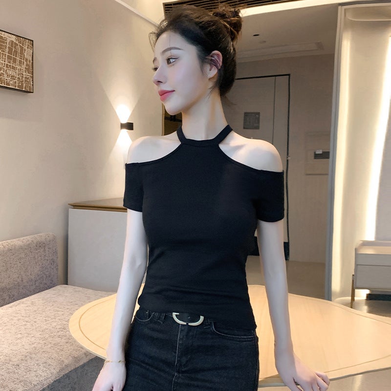 تيشيرت نسائي بحياكة مضلعة بأكتاف مكشوفة وأكمام قصيرة بقصة ضيقة - Image 1