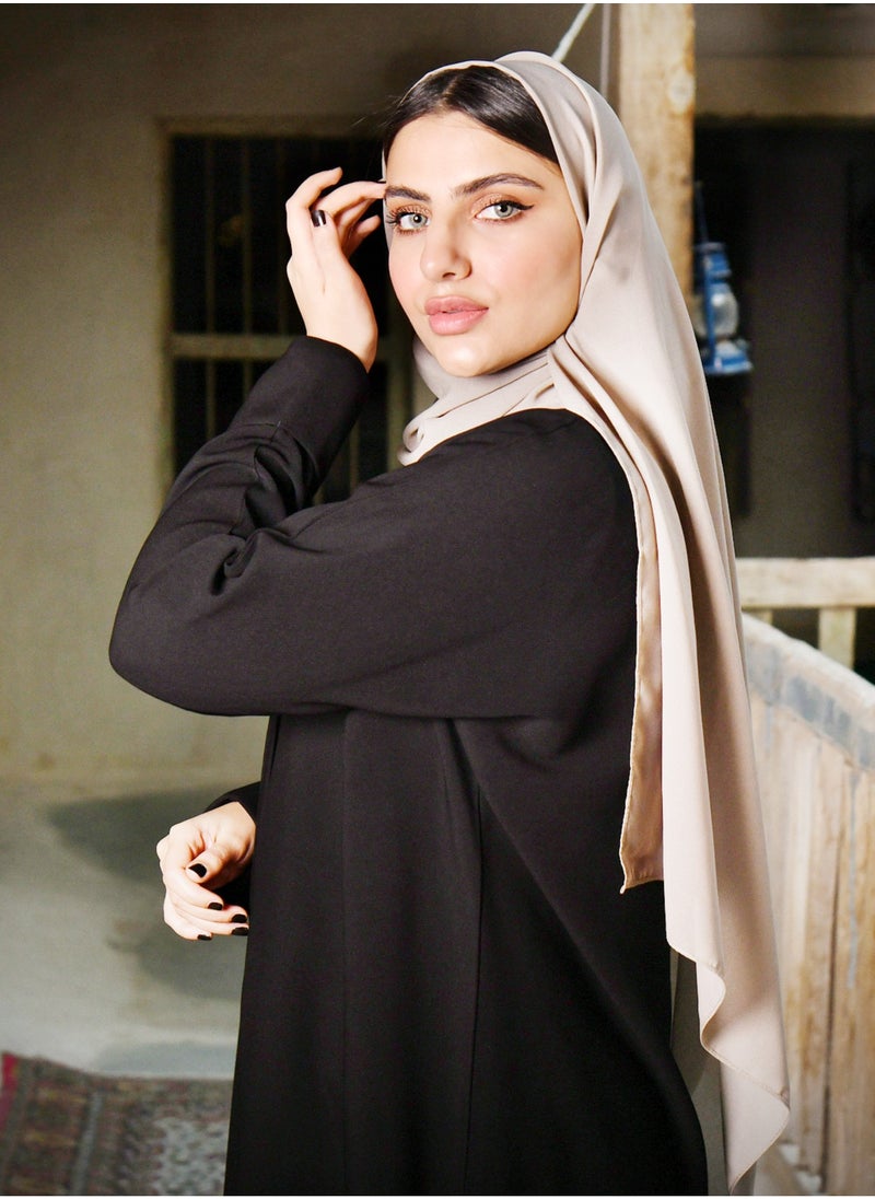 عباية سوداء سادة بكم ضيق