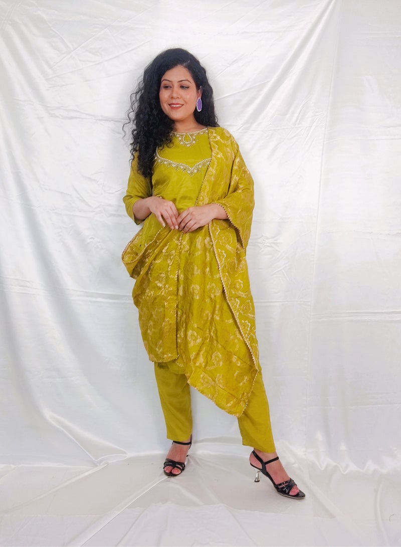 PRIYA’S PANACHE PRIYA’S PANACHE Silk Kurti Pant Set with Banarasi Dupatta – Elegant Indian Ethnic Suit for Women.  - Image 3