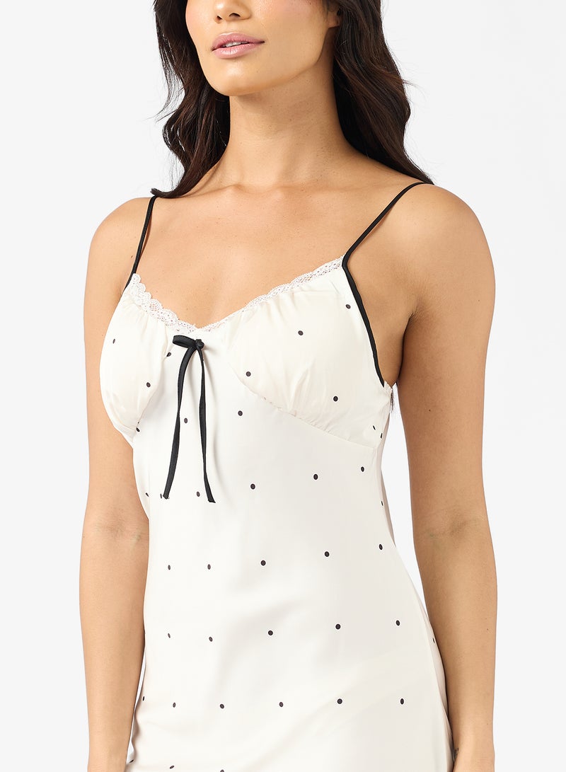 ايلا فستان نوم منقط بالدانتيل - Image 3