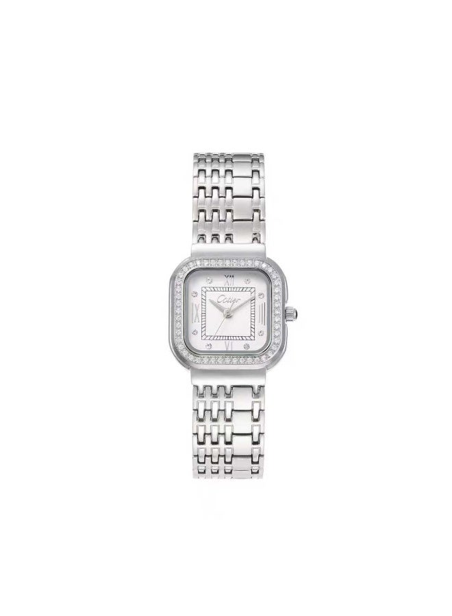 ساعة نسائية كلاسيكية بإطار مربع، مصممة من الستانلس ستيل مرصعة بالألماس.