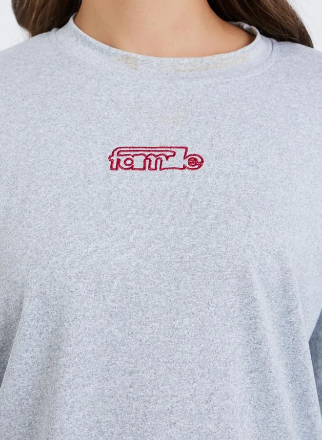 ستايلي تيشيرت بأكمام طويلة بقصة عادية