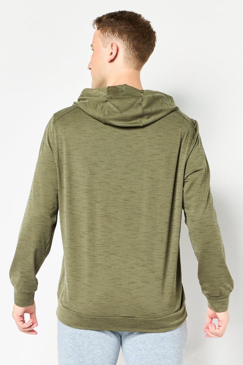 Nike سويت شيرت تدريب بغطاء رأس بأكمام طويلة فضفاضة للرجال، زيتوني - Image 4