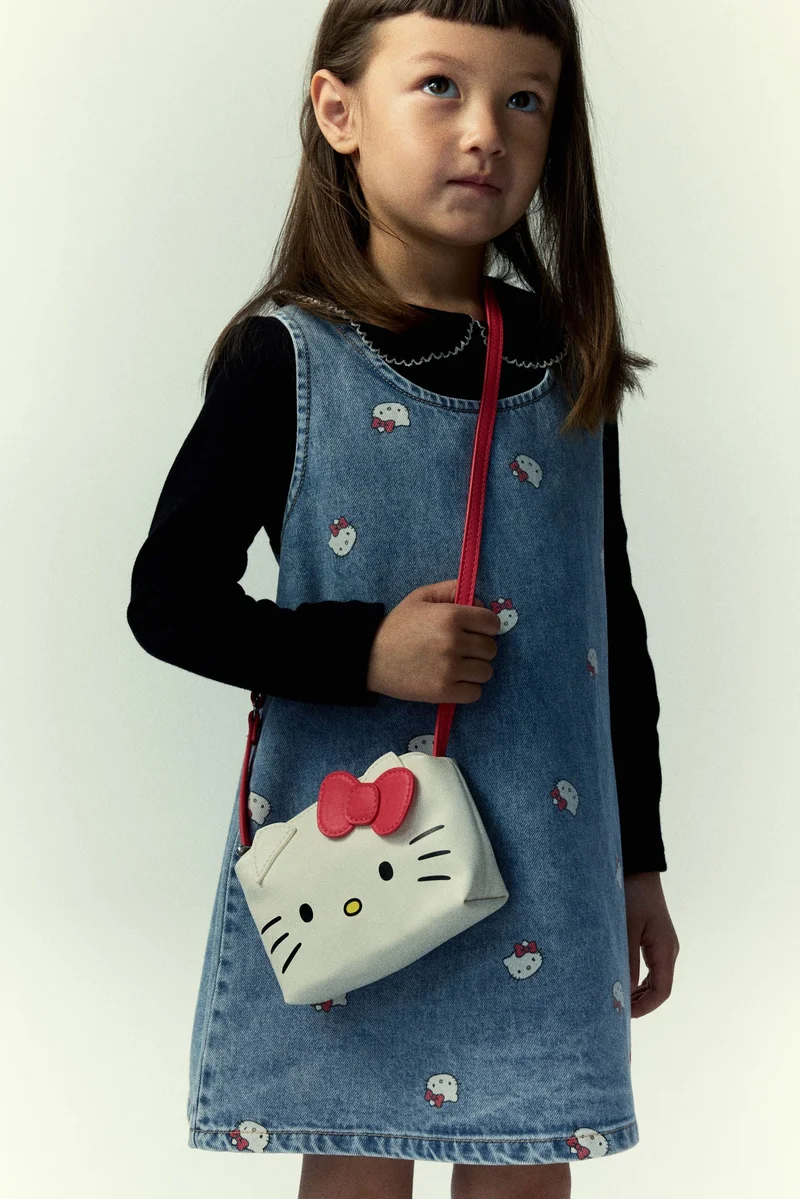 H&M Appliquéd shoulder bag