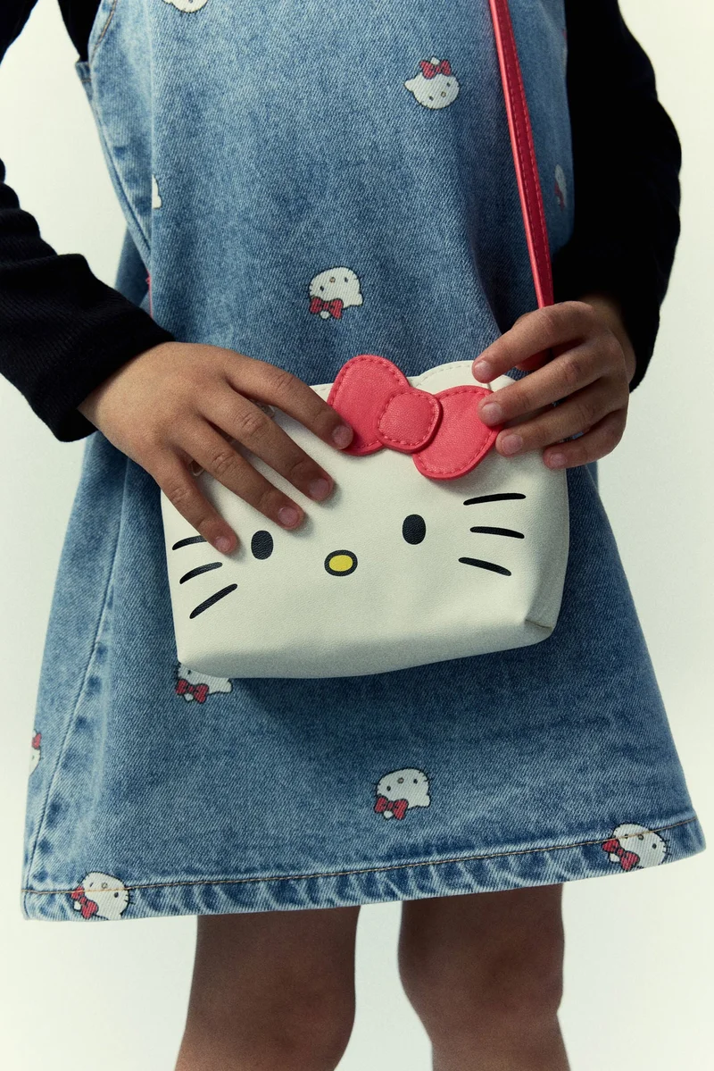 H&M Appliquéd shoulder bag