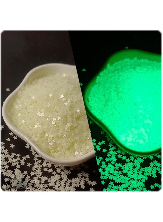 سورسينج باي بريق النجوم الصغيرة المتوهجة في الظلام، رقائق 3 مم من الترتر المضيء ثلاثي الأبعاد لفن الأظافر، لوازم الوحل، الحرف الراتنجية، حفلات العطلات، ديكور المنزل - 0.35 أونصة (لون طبيعي) - Image 1