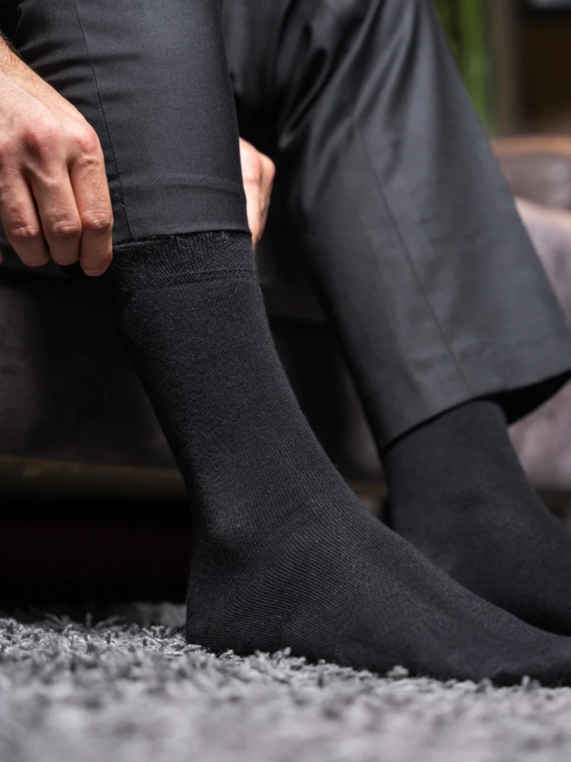 اورومي Men's 5-Piece Premium Bamboo Socks Seamless - Black