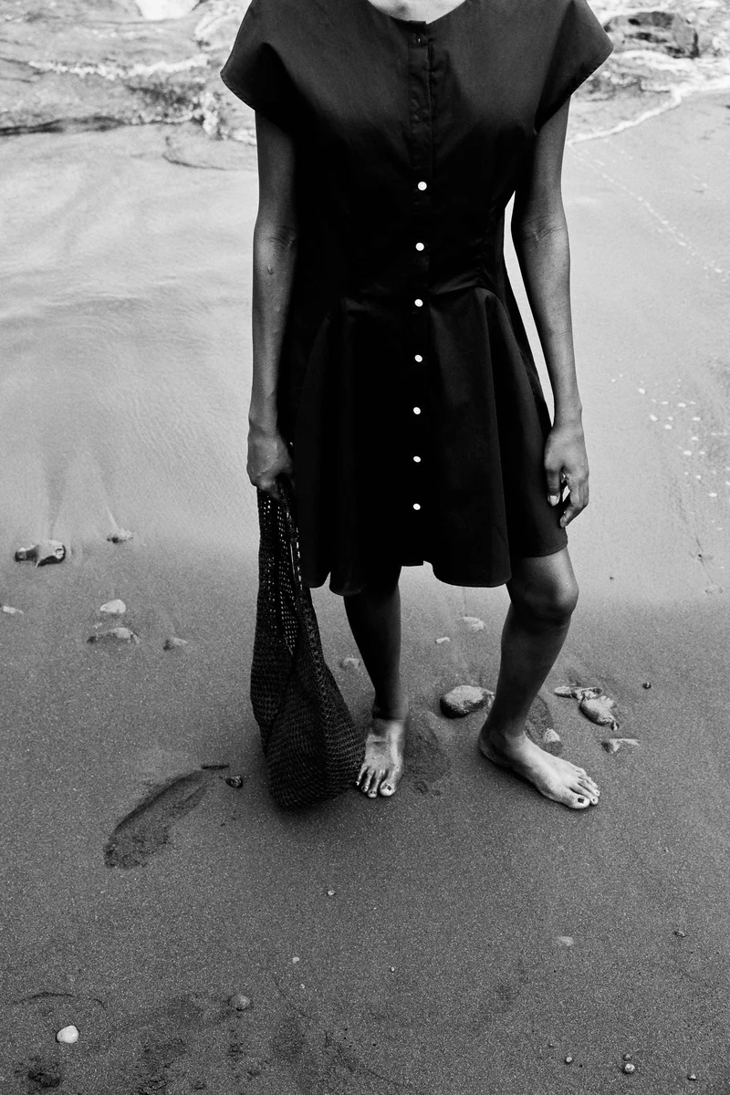 اتش اند ام فستان قطن بأزرار أمامية